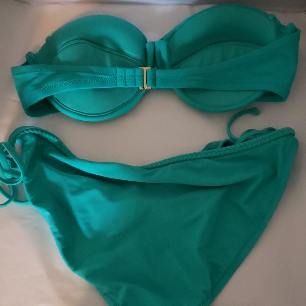Turquoise bikini - Picture 3 of 5